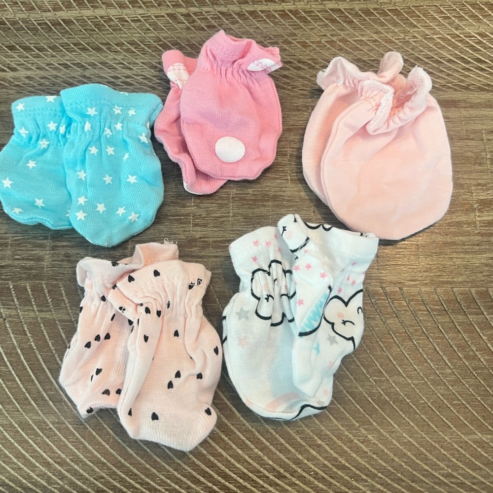 Gerber babygirl newborn mittens